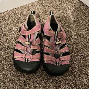 Keen Newport pink sandals kids size 4